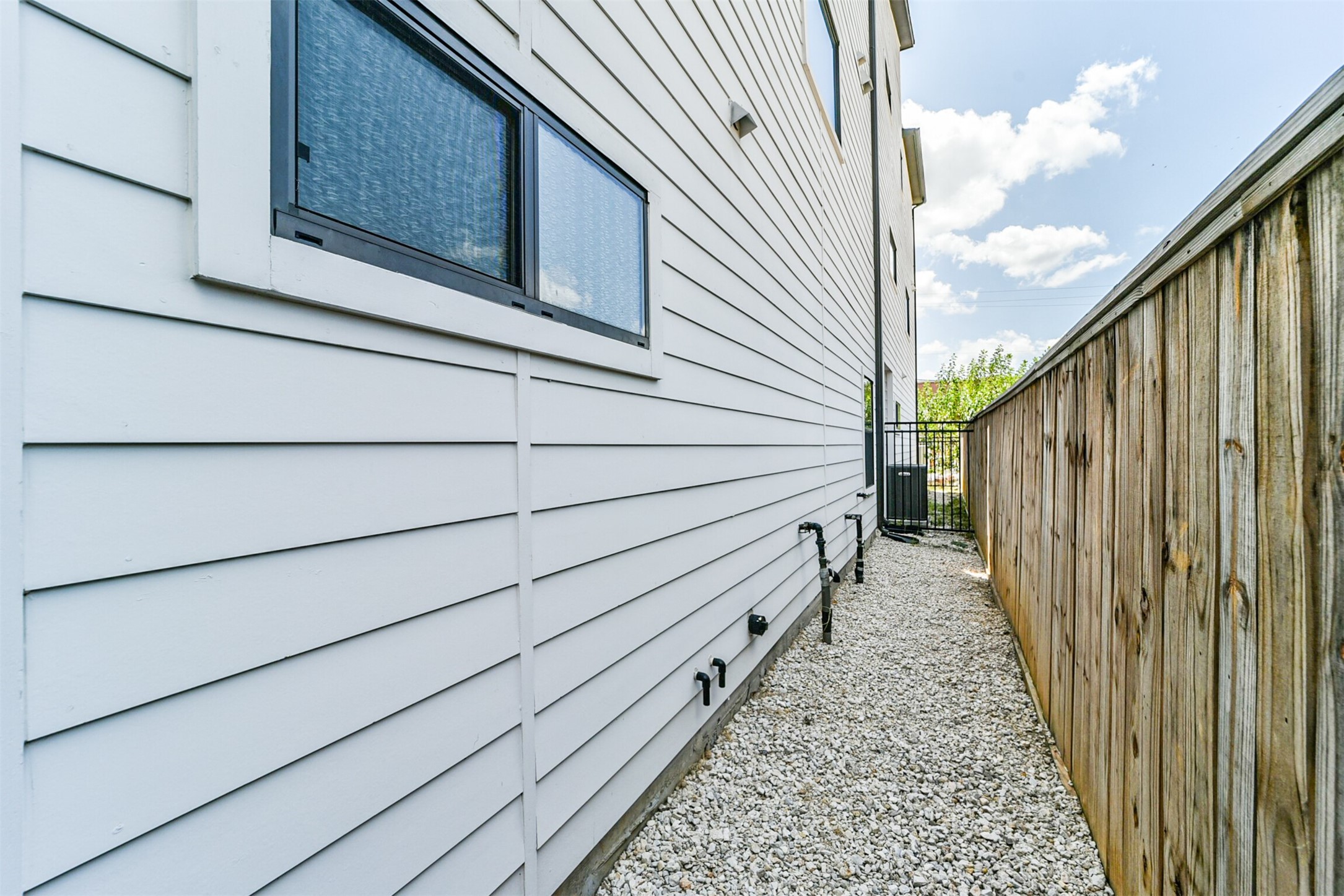 10806 Warwana Road, Unit G Houston, TX 77043 - Photo 37 of 41 Gallery Image 37