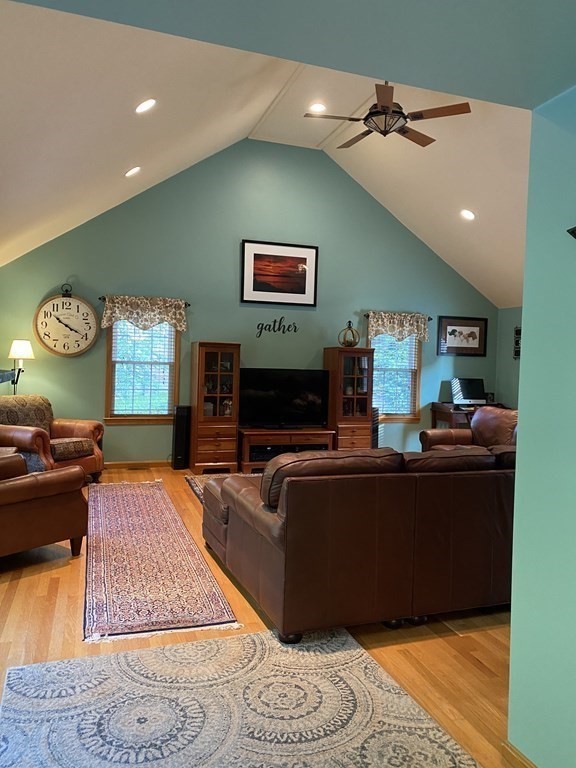 219 Irondequoit Road Franklin, MA 02038 - Photo 3 of 29 Gallery Image 3