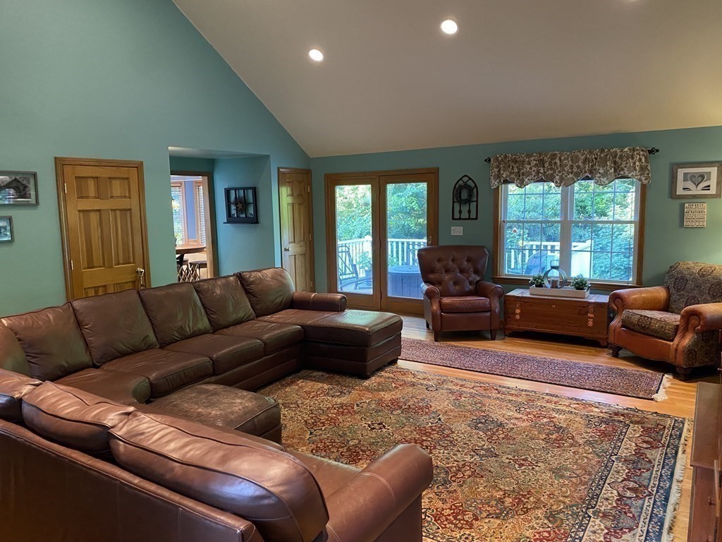 219 Irondequoit Road Franklin, MA 02038 - Photo 6 of 29 Gallery Image 6