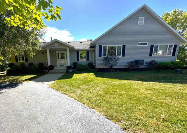 $397,000 | 26-58 Blackwood Court, Lake Carroll, IL 61046