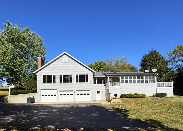 $397,000 | 26-58 Blackwood Court, Lake Carroll, IL 61046