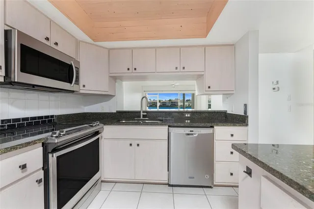 $225,000 | 12144 Southwest Egret Circle, Unit 1604, Lake Suzy, FL 34269