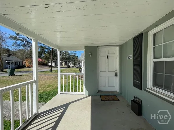 $1,200 | 1820 East 39th Street, Savannah, GA 31404