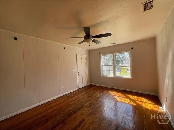 $1,200 | 1820 East 39th Street, Savannah, GA 31404