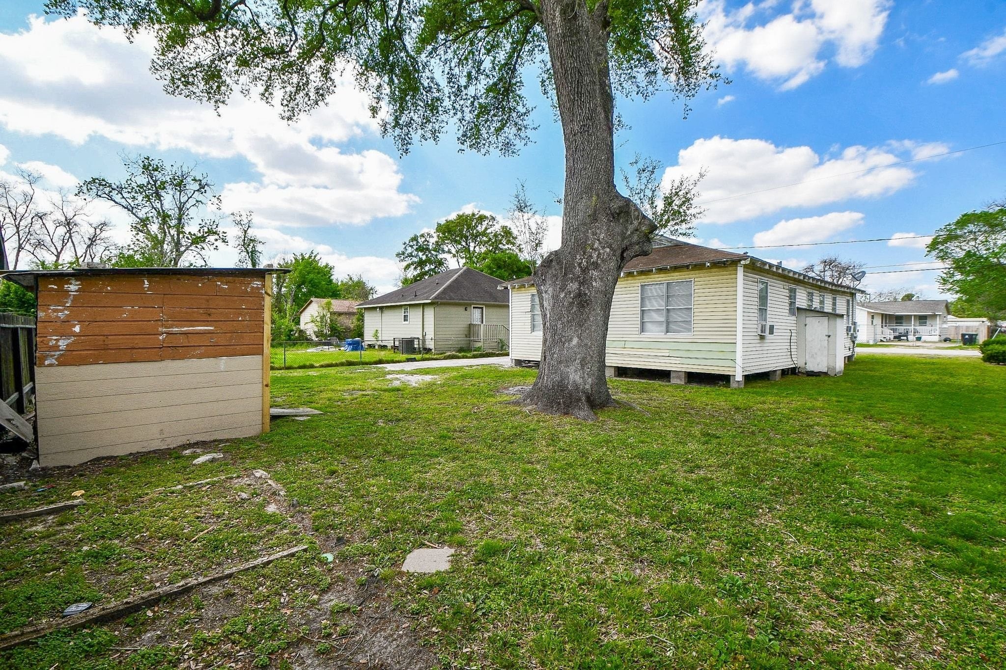 941 Lucky Street Houston, TX 77088 - Photo 18 of 18 Rear yard.