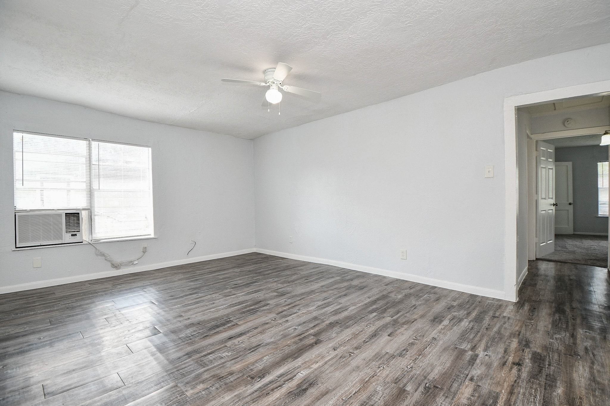 941 Lucky Street Houston, TX 77088 - Photo 6 of 18