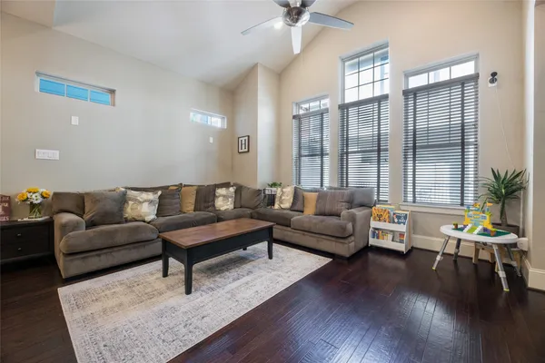 $3,500 | 769 Waverly Street, Houston, TX 77007