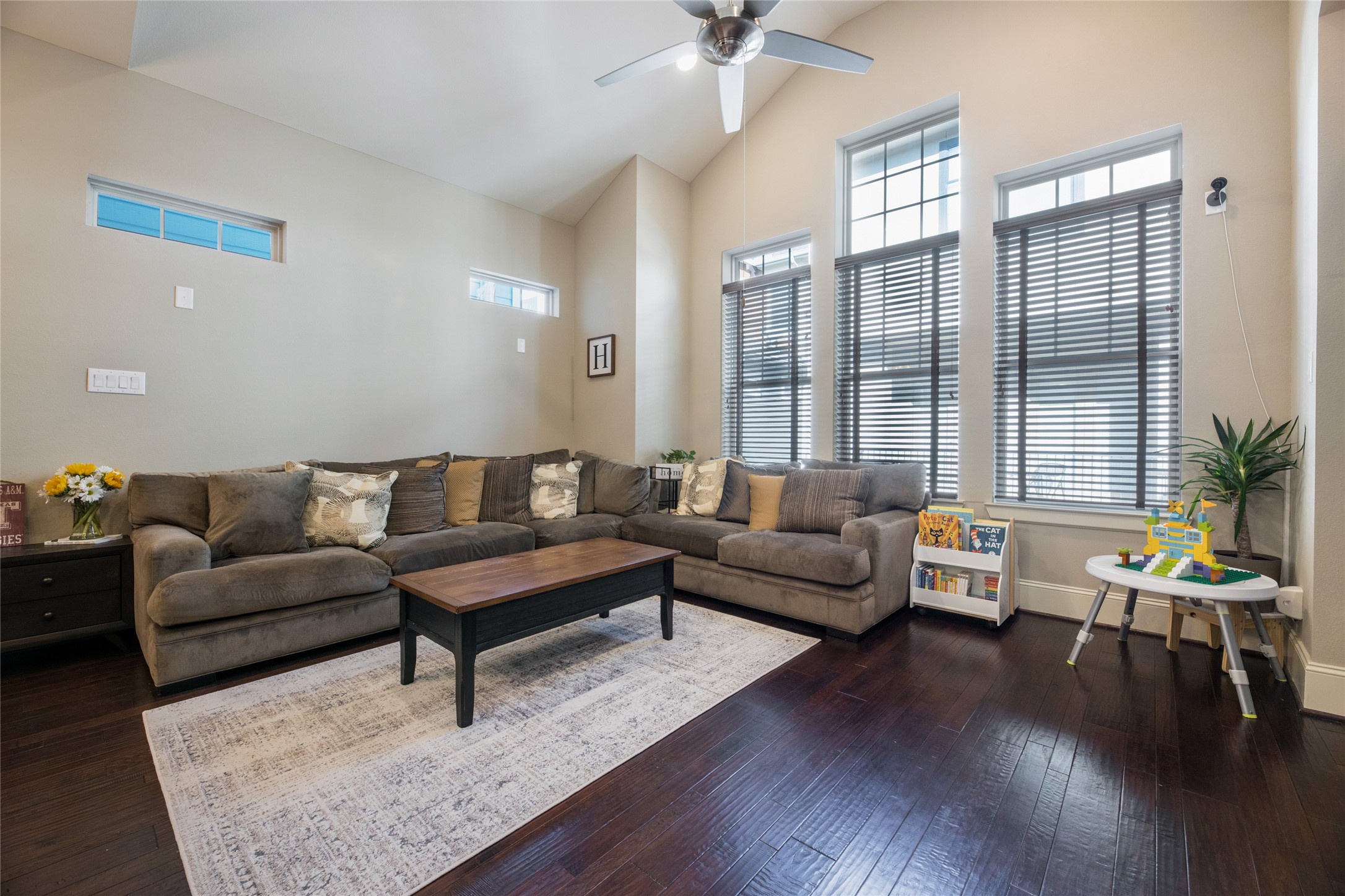 769 Waverly Street Houston, TX 77007 - Photo 10 of 35 a living room with furniture and a large window
