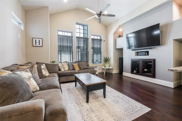 $3,500 | 769 Waverly Street, Houston, TX 77007