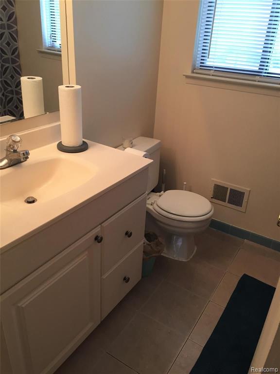 23680 Lahser Road Southfield, MI 48033 - Photo 10 of 18