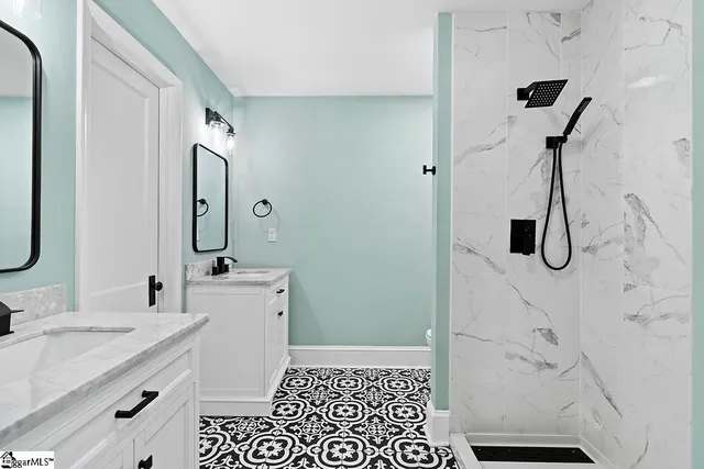 $290,000 | 501 North Adair Street, Clinton, SC 29325