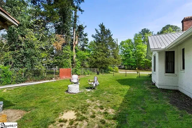 $290,000 | 501 North Adair Street, Clinton, SC 29325