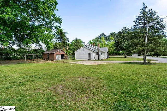 $290,000 | 501 North Adair Street, Clinton, SC 29325