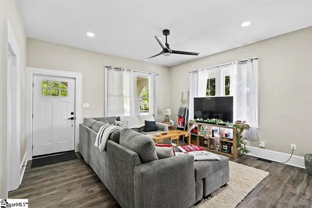 $290,000 | 501 North Adair Street, Clinton, SC 29325