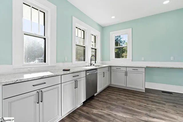 $290,000 | 501 North Adair Street, Clinton, SC 29325