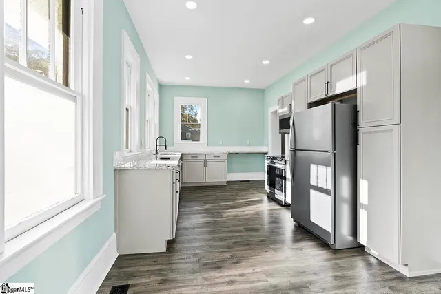 $290,000 | 501 North Adair Street, Clinton, SC 29325