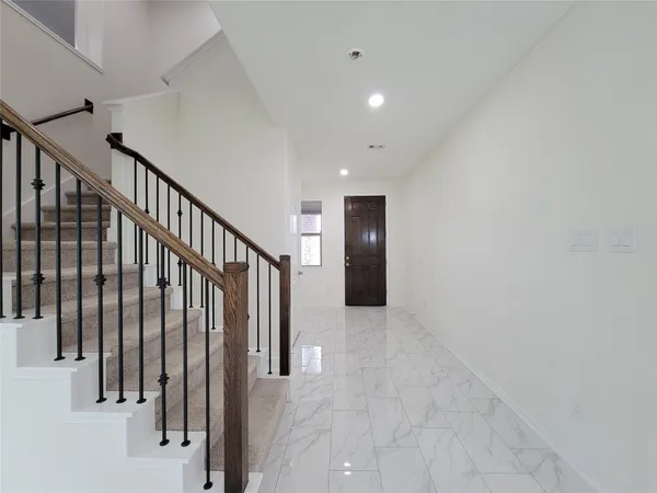 $399,900 | 4015 Mossy Banks Lane, Houston, TX 77068