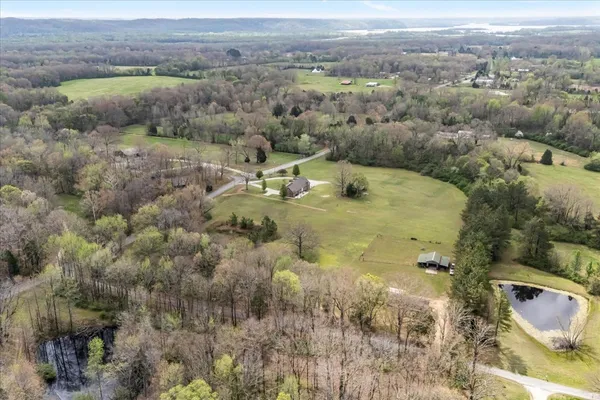 $599,900 | 5842 Old State Rte 1, New Johnsonville, TN 37134