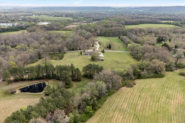 $599,900 | 5842 Old State Rte 1, New Johnsonville, TN 37134