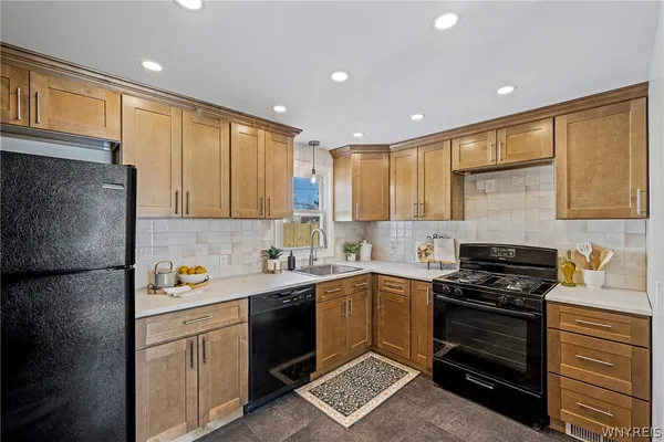 $279,900 | 538 Taunton Place, Buffalo, NY 14216