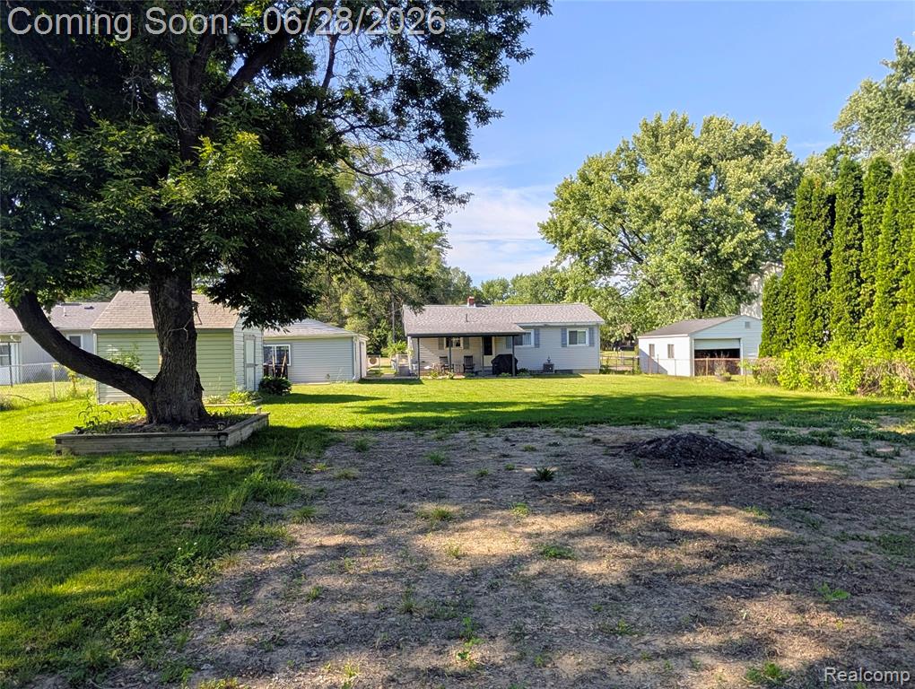 4456 East Coldwater Road Flint, MI 48506 - Photo 30 of 35