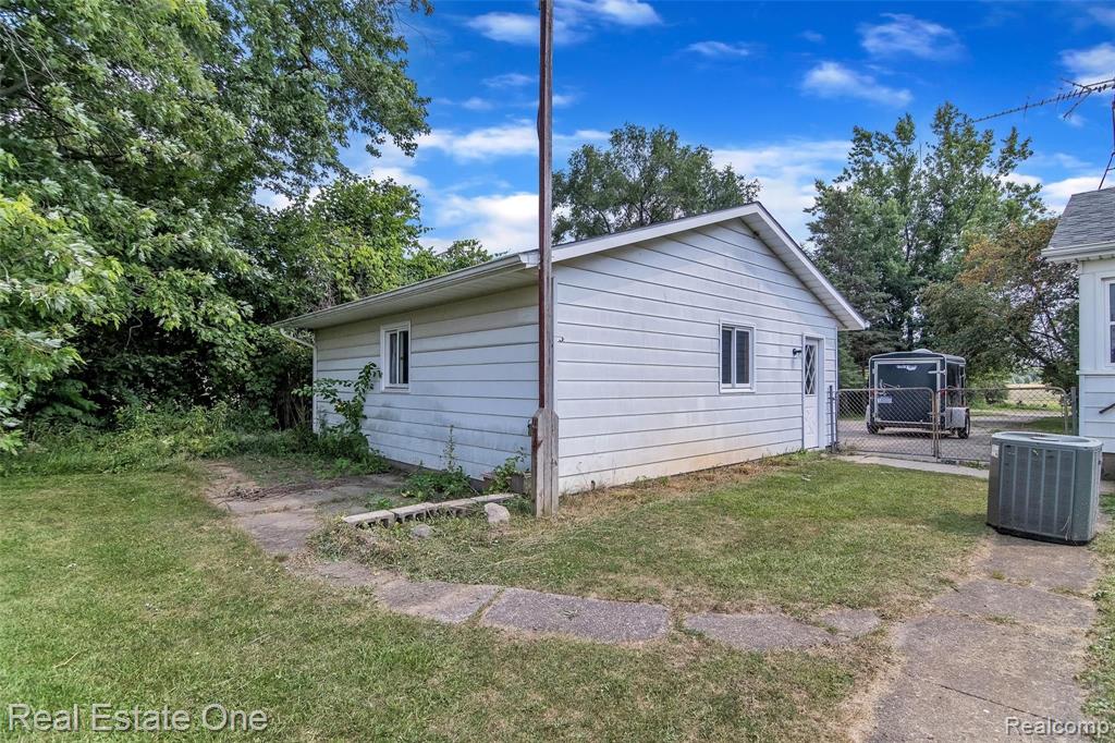 4570 Emmons Road Howell, MI 48855 - Photo 20 of 25