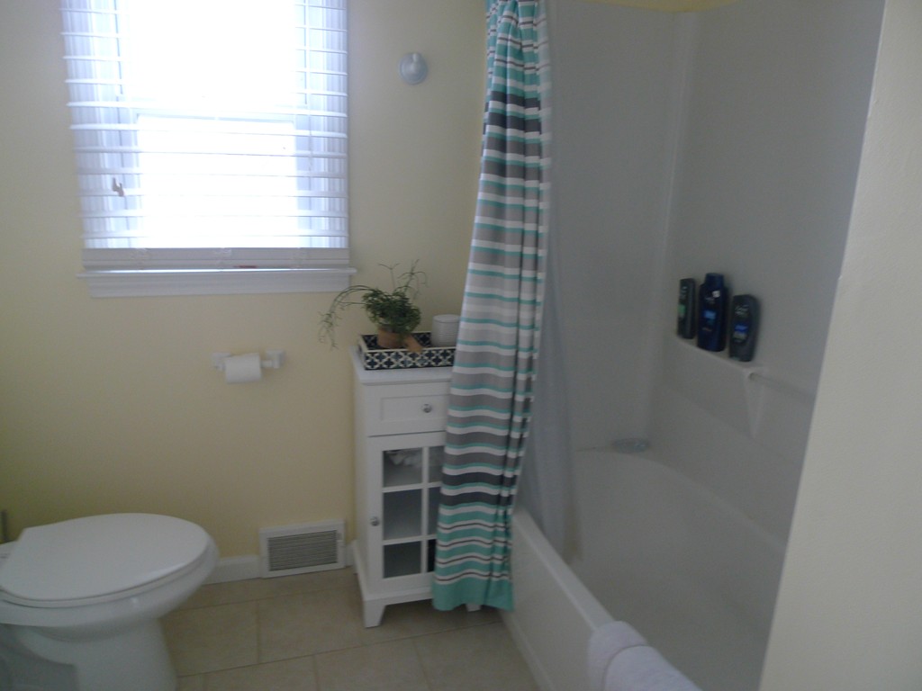 60 Clement Street Springfield, MA 01118 - Photo 12 of 18