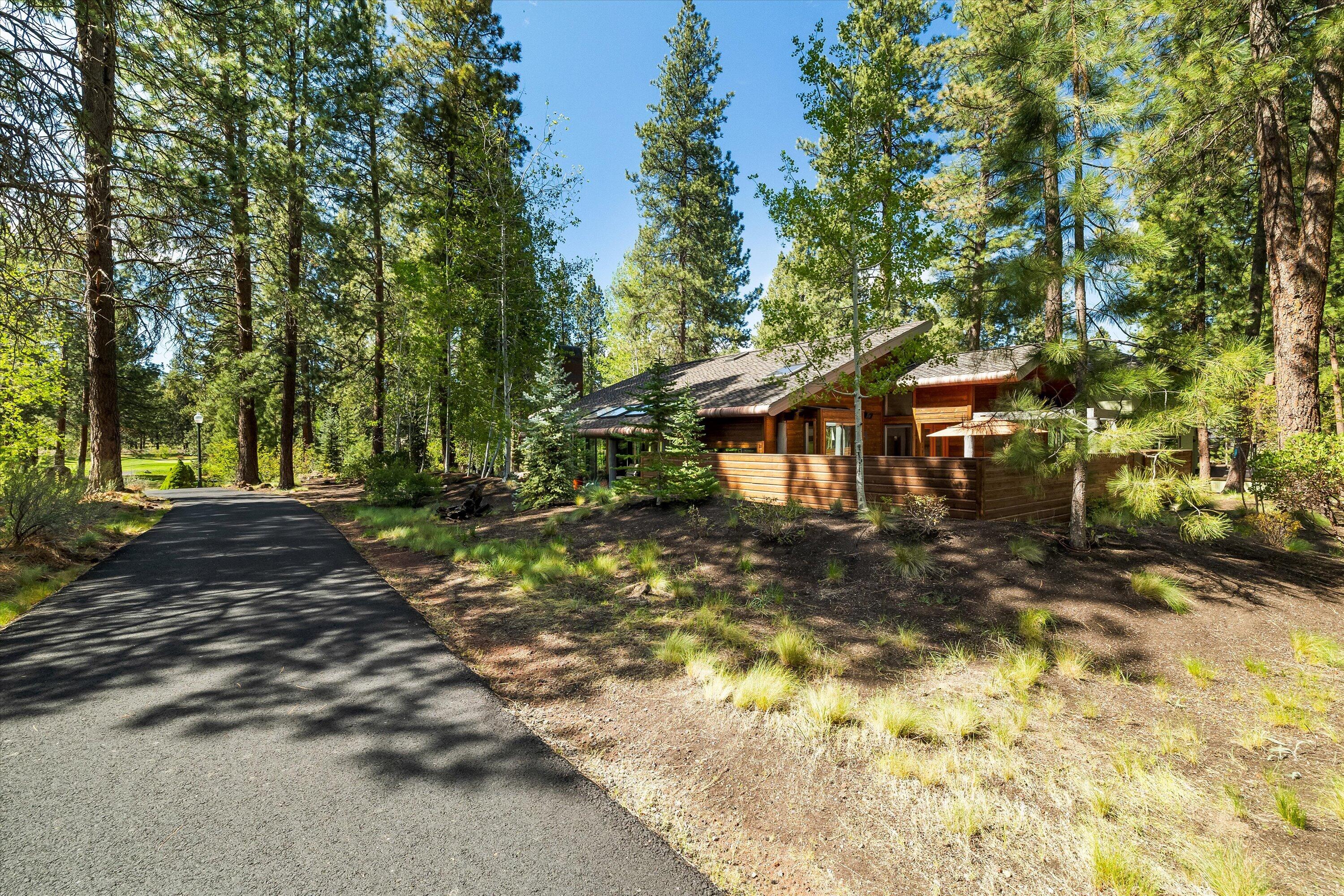 60770 Golf Village Loop Bend, OR 97702 - Photo 59 of 71 Exterior