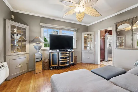 $1,399,000 | 52-11 Redfield Street | Douglaston