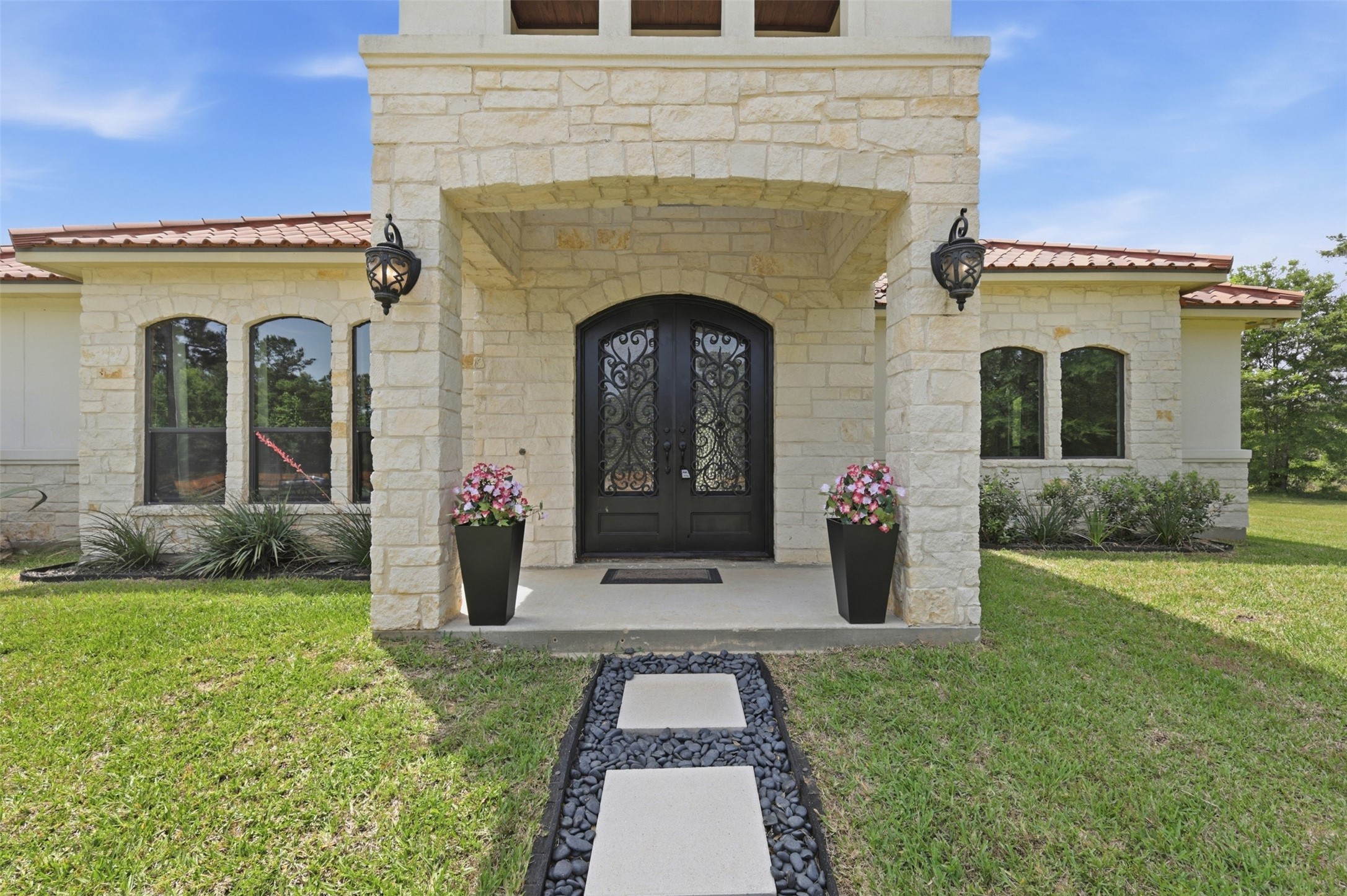 10105 Heritage Ranch Road Conroe, TX 77303 - Photo 3 of 48