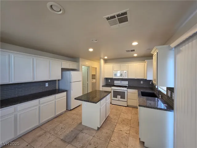 $1,650 | 6320 Legend Falls Street, North Las Vegas, NV 89081