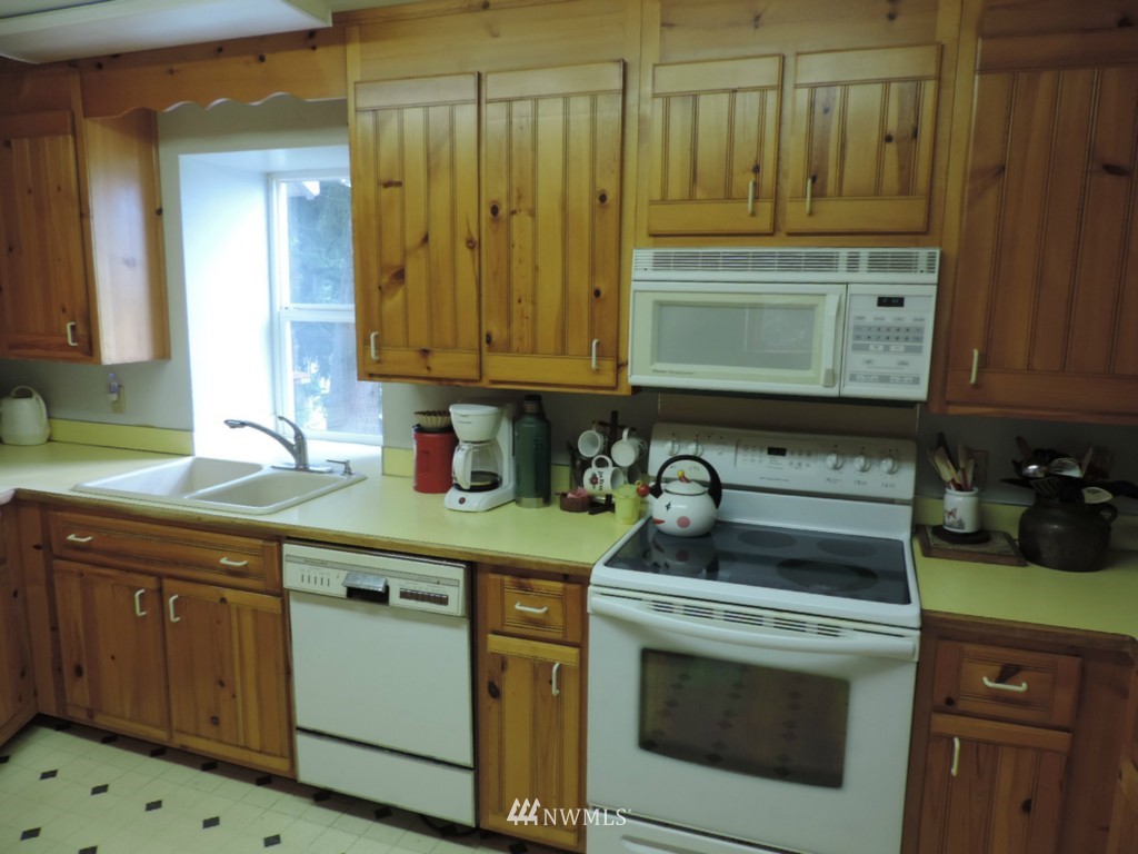 18000 Seco Lane Rochester, WA 98579 - Photo 11 of 21