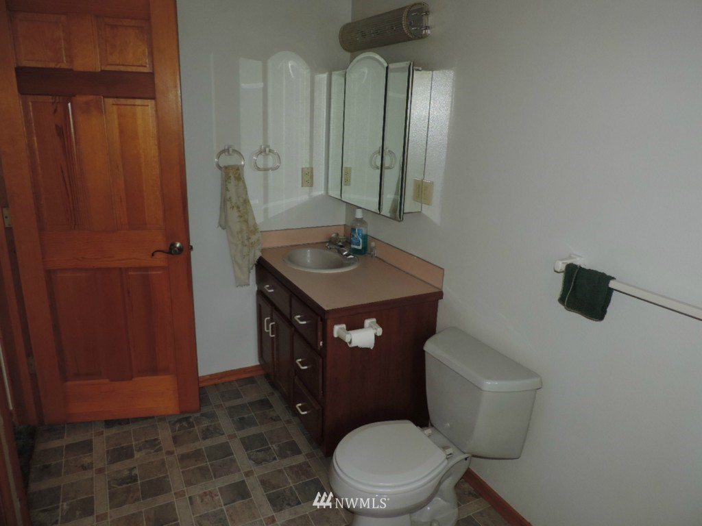 18000 Seco Lane Rochester, WA 98579 - Photo 17 of 21