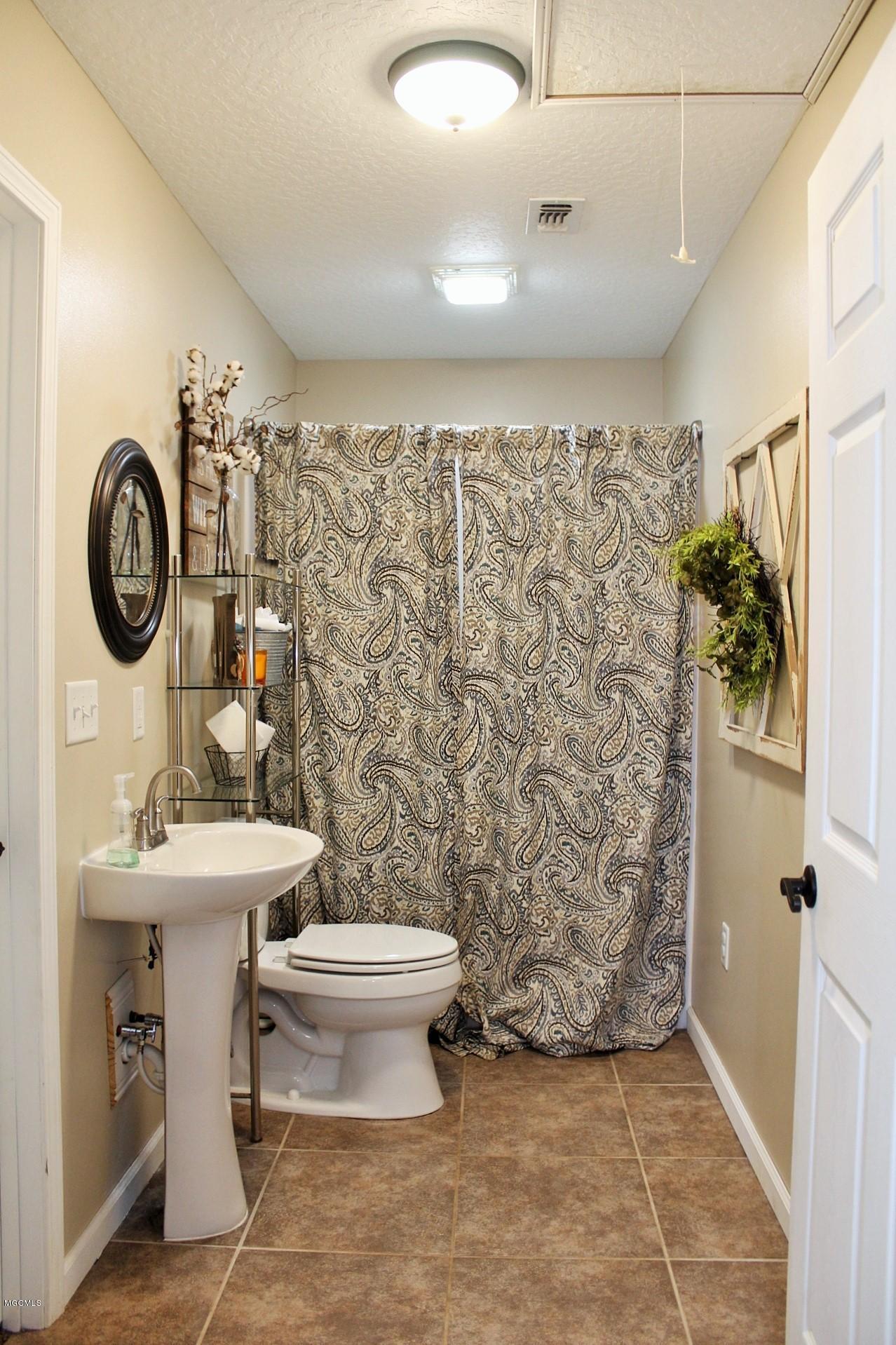1130 Easley Road Lucedale, MS 39452 - Photo 38 of 48 Jack N Jill Bathroom