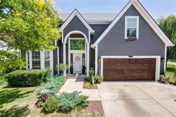 $529,000 | 4439 Meadow View Drive, Shawnee, KS 66226