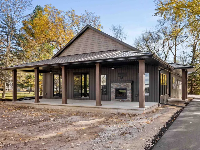 $649,000 | 1253 Riverside Drive, Suamico, WI 54173