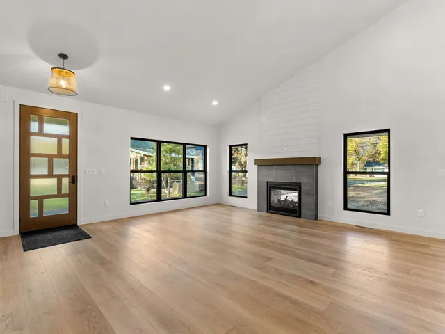 $649,000 | 1253 Riverside Drive, Suamico, WI 54173