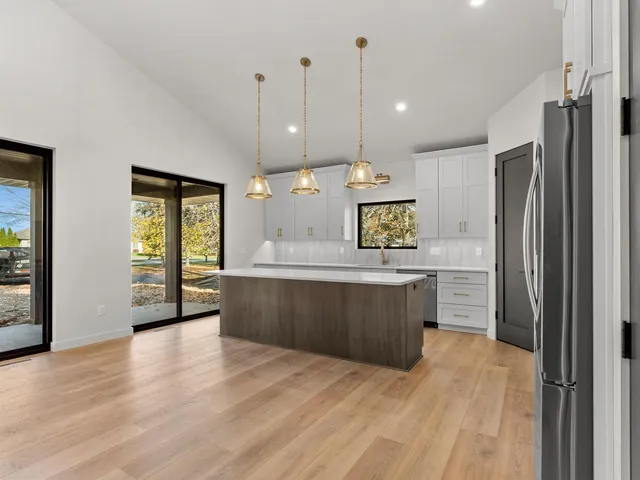 $649,000 | 1253 Riverside Drive, Suamico, WI 54173