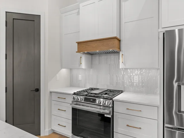 $649,000 | 1253 Riverside Drive, Suamico, WI 54173