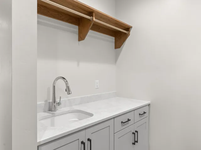 $649,000 | 1253 Riverside Drive, Suamico, WI 54173