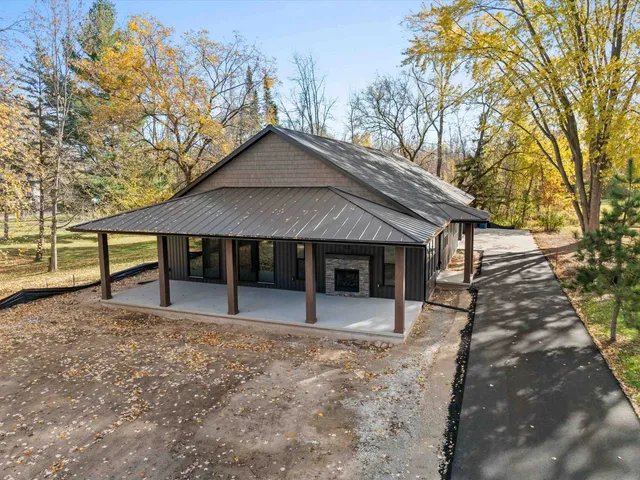 $649,000 | 1253 Riverside Drive, Suamico, WI 54173