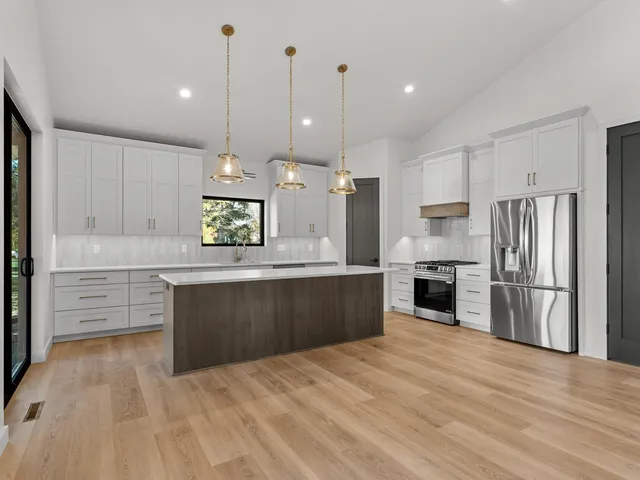 $649,000 | 1253 Riverside Drive, Suamico, WI 54173