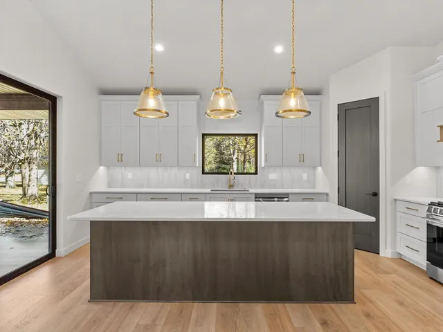 $649,000 | 1253 Riverside Drive, Suamico, WI 54173