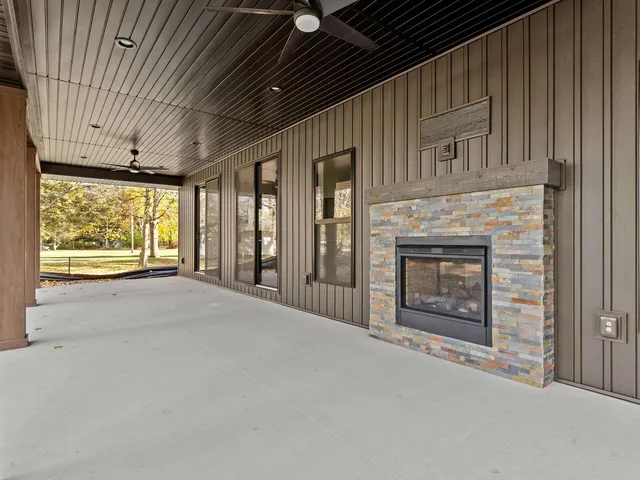 $649,000 | 1253 Riverside Drive, Suamico, WI 54173