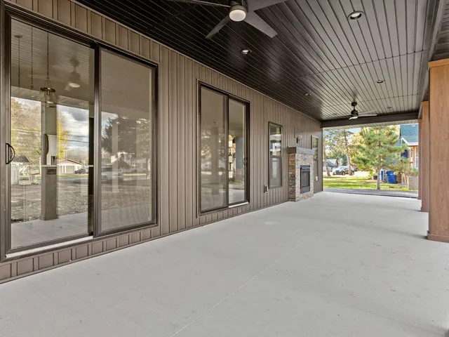 $649,000 | 1253 Riverside Drive, Suamico, WI 54173