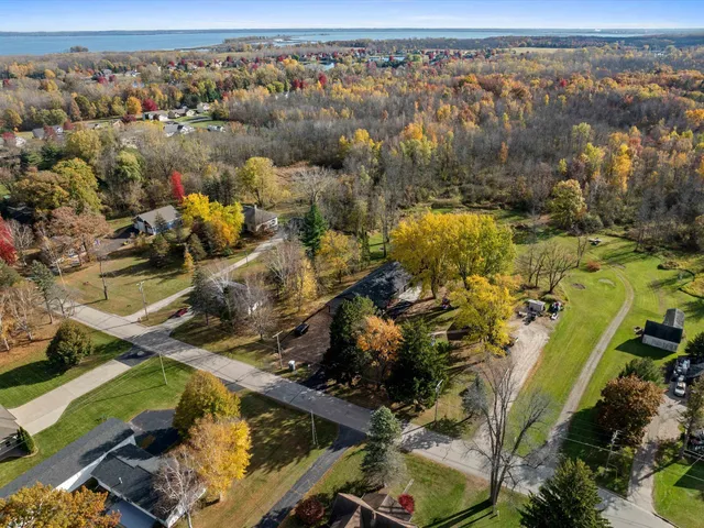 $649,000 | 1253 Riverside Drive, Suamico, WI 54173