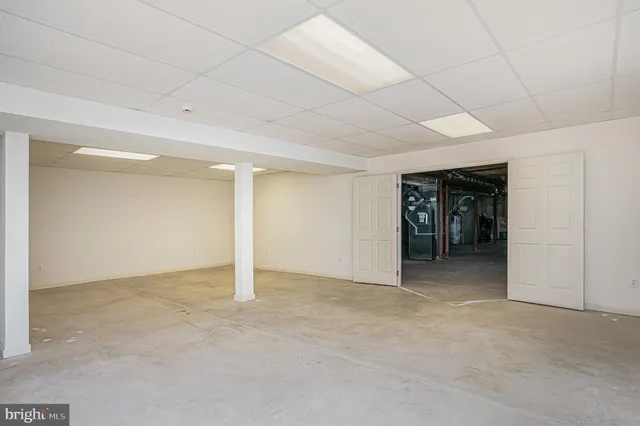 a view of a house with a big yard