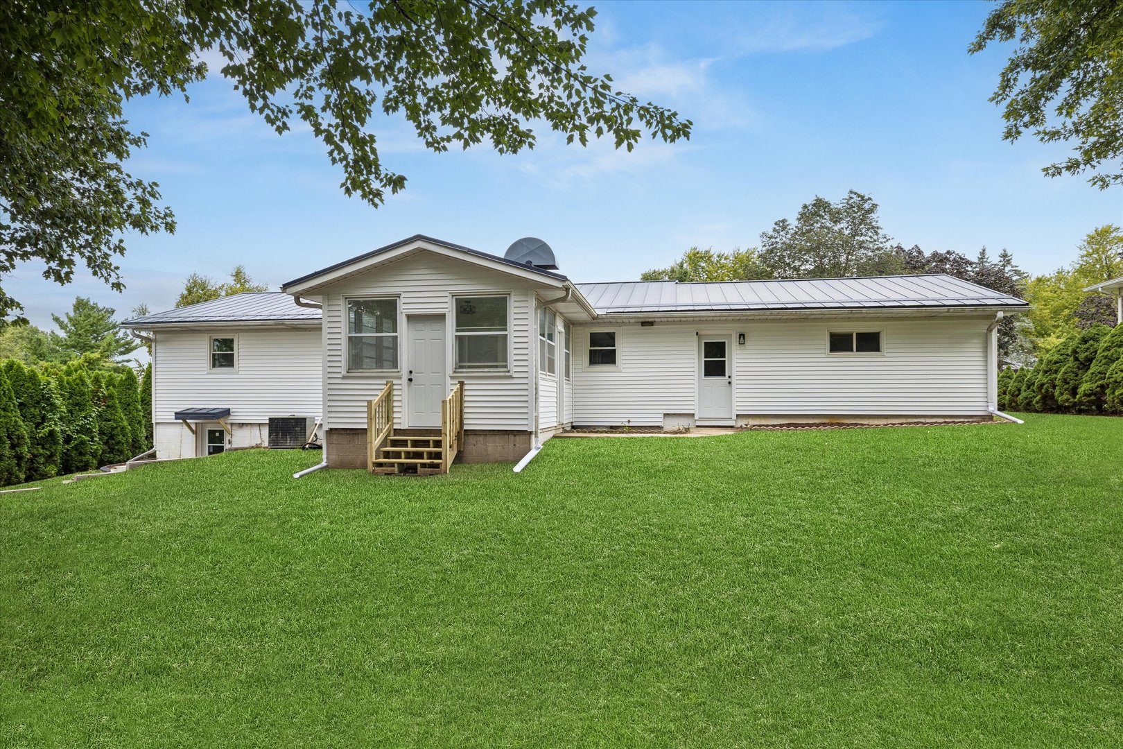 2595 Stahls Ed Road DeWitt, IA 52742 - Photo 3 of 51 Gallery Image 3