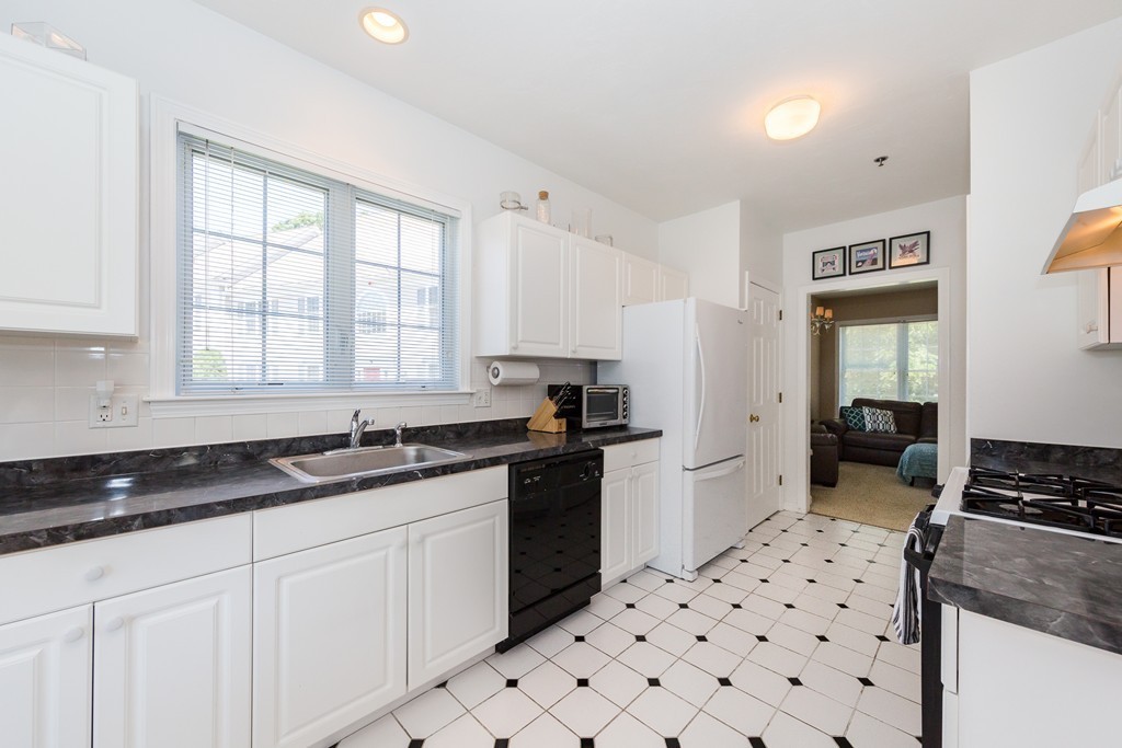 36 Cambridge Road, Unit 20 Woburn, MA 01801 - Photo 5 of 30 Gallery Image 5