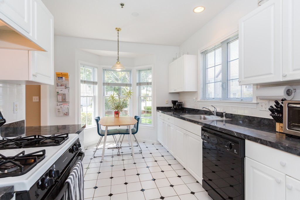 36 Cambridge Road, Unit 20 Woburn, MA 01801 - Photo 6 of 30 Gallery Image 6